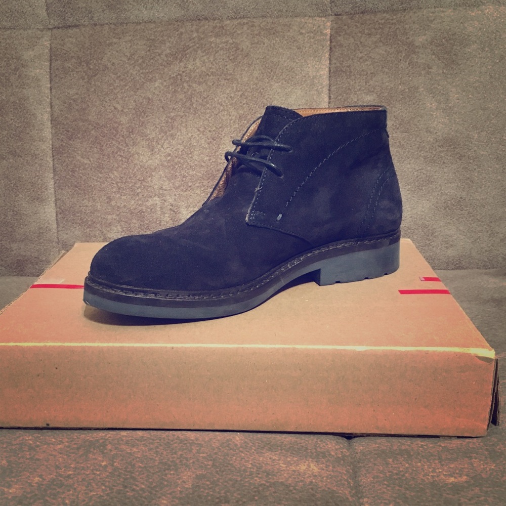 Navy blue split suede leather safari boots.